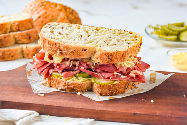 Sanguche de Pastrami